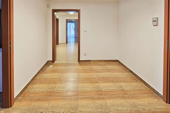 Pronájem obchodních prostor 108 m², Velké Přílepy