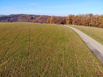 Prodej pozemku 4000 m², Kamenný Újezd