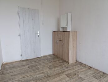 pokoj 2 - Prodej bytu 3+kk v osobním vlastnictví 64 m², Obrnice