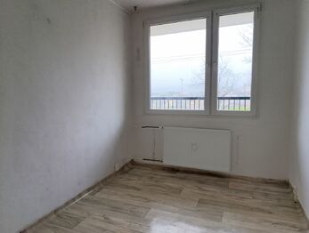 pokoj 2 - Prodej bytu 3+kk v osobním vlastnictví 64 m², Obrnice