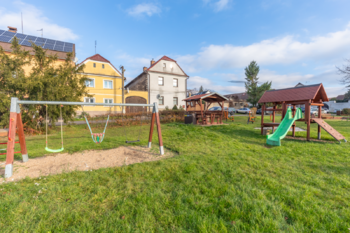 Prodej domu 300 m², Měrunice