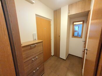 Pronájem bytu 1+kk v osobním vlastnictví 26 m², Kladno