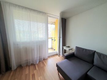 Pronájem bytu 1+kk v osobním vlastnictví 26 m², Kladno