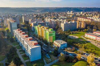 Pohled na dům 2 - Prodej bytu 3+1 v družstevním vlastnictví 73 m², Praha 4 - Modřany