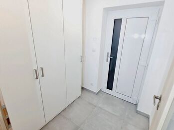 Předsíň - Prodej domu 106 m², Doubravčice