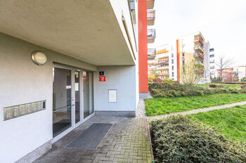 Pronájem bytu 1+kk v osobním vlastnictví 35 m², Praha 9 - Letňany