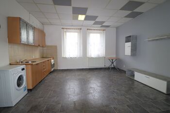 1. byt 2+kk - Prodej nájemního domu 456 m², Litvínov