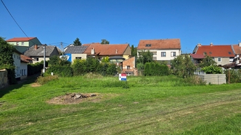 Prodej pozemku 3685 m², Kučerov