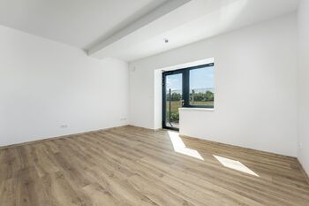 Prodej bytu 1+kk v osobním vlastnictví 26 m², Praha 10 - Uhříněves