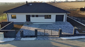 Pohled na dům z ulice.  - Prodej domu 166 m², Liblice