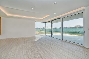 Prodej domu 300 m², Vestec