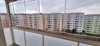 Zasklená lodžie - Prodej bytu 3+1 v osobním vlastnictví 62 m², Brno