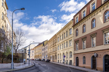 Prodej bytu 1+kk v osobním vlastnictví 26 m², Praha 5 - Smíchov