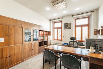 Pronájem kancelářských prostor 378 m², Praha 5 - Radotín