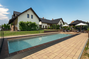 Prodej ubytovacího zařízení 470 m², Závada