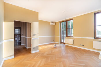 Prodej bytu 6 a více v osobním vlastnictví 537 m², Karlovy Vary