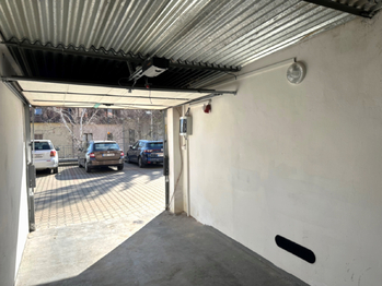 Pronájem garáže 1874 m², Praha 9 - Vysočany