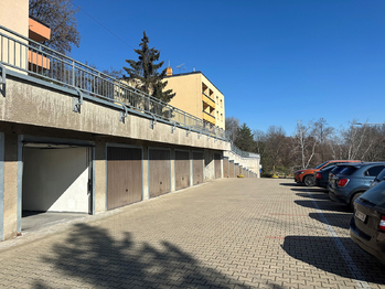 Pronájem garáže 1874 m², Praha 9 - Vysočany