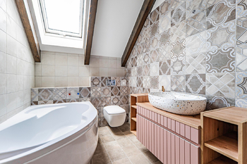 Koupelna v patře - Prodej bytu 4+1 v osobním vlastnictví 128 m², Libiš