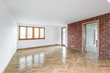 Obývací pokoj - Prodej bytu 4+1 v osobním vlastnictví 128 m², Libiš