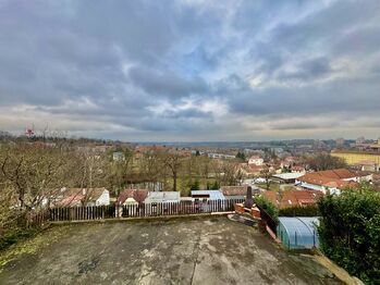 Výhled z domu - Pronájem domu 226 m², Praha 6 - Ruzyně