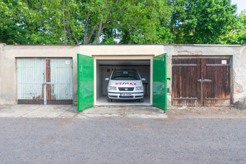 Brzy zde může parkovat vaše auto... - Prodej garáže 22 m², Litvínov