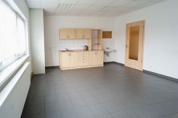 Prodej výrobních prostor 1250 m², Kadaň