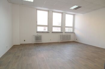 Pronájem obchodních prostor 72 m², Karlovy Vary