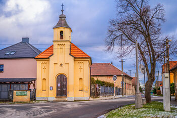 Prodej pozemku 2019 m², Chrášťany