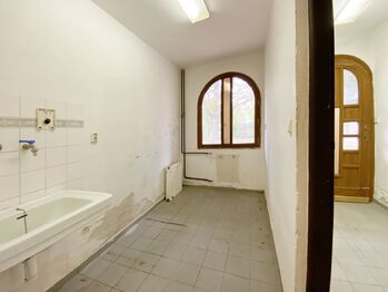 Prodej obchodních prostor 323 m², Bukovinka