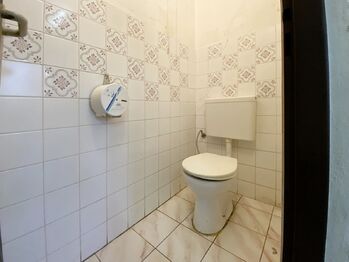 Prodej obchodních prostor 323 m², Bukovinka