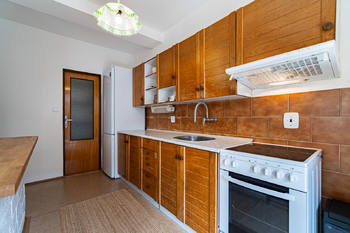 Prodej domu 631 m², Hluboké Mašůvky