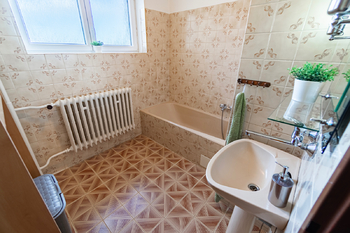 Prodej domu 631 m², Hluboké Mašůvky
