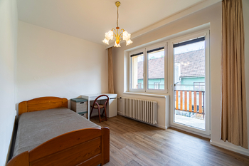 Prodej domu 631 m², Hluboké Mašůvky