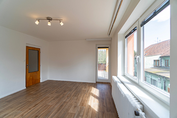 Prodej domu 631 m², Hluboké Mašůvky