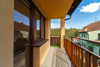 Prodej domu 631 m², Hluboké Mašůvky