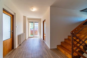 Prodej domu 631 m², Hluboké Mašůvky