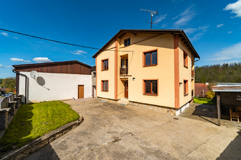Prodej domu 631 m², Hluboké Mašůvky