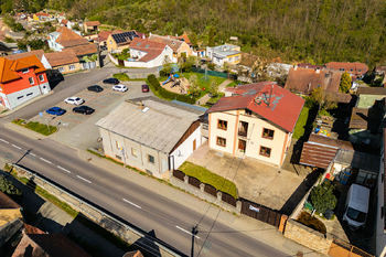Prodej domu 631 m², Hluboké Mašůvky