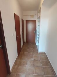 předsíň - Pronájem bytu 2+1 v osobním vlastnictví 68 m², Pardubice