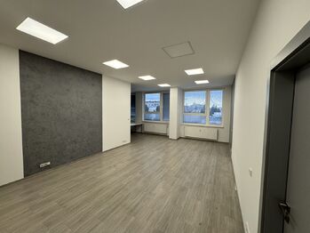 Pronájem kancelářských prostor 69 m², Praha 9 - Letňany