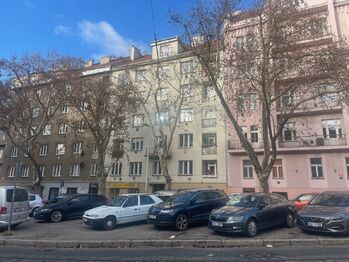 Pronájem bytu 2+1 v osobním vlastnictví 68 m², Praha 10 - Vršovice