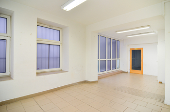 přízemí - Prodej obchodních prostor 406 m², Břeclav