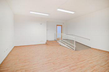 přízemí - Prodej obchodních prostor 406 m², Břeclav