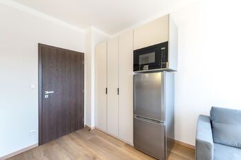Pronájem bytu 1+kk v osobním vlastnictví 21 m², Praha 8 - Libeň