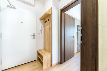 Pronájem bytu 1+kk v osobním vlastnictví 21 m², Praha 8 - Libeň