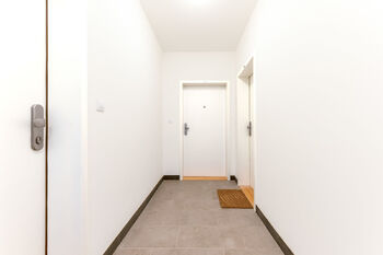 Pronájem bytu 1+kk v osobním vlastnictví 21 m², Praha 8 - Libeň