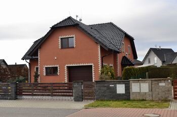 Prodej domu 197 m², Kněžmost