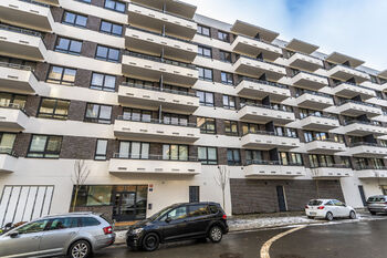 Pronájem bytu 2+kk v osobním vlastnictví 52 m², Praha 5 - Třebonice