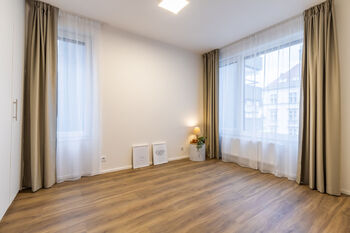 Pronájem bytu 2+kk v osobním vlastnictví 52 m², Praha 5 - Smíchov